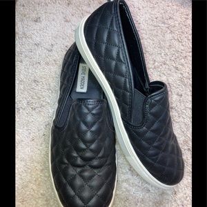 Steve Madden ECENTRCQ SLIP-ON SNEAKER